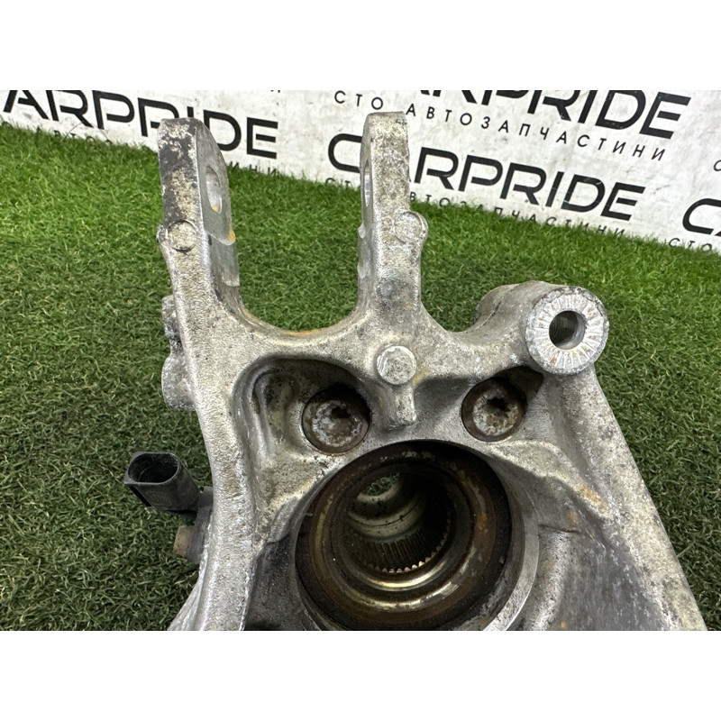 Цапфа подвески (подвеска) AUDI Q5 8R 2010 3.2 CALB 8R0505431C