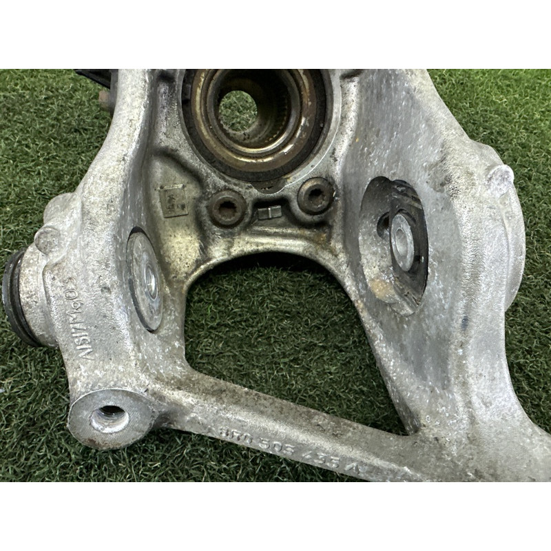 Цапфа подвески (подвеска) AUDI Q5 8R 2010 3.2 CALB 8R0505431C