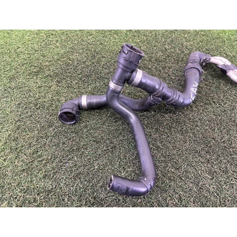 Трубка системы охлаждения (система охлаждения) AUDI A4 B9 2017 2.0 TFSI 8W0121400B