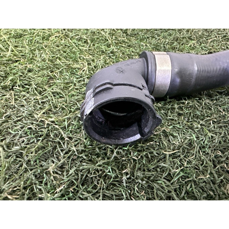 Трубка системы охлаждения (система охлаждения) AUDI A4 B9 2017 2.0 TFSI 8W0121400B