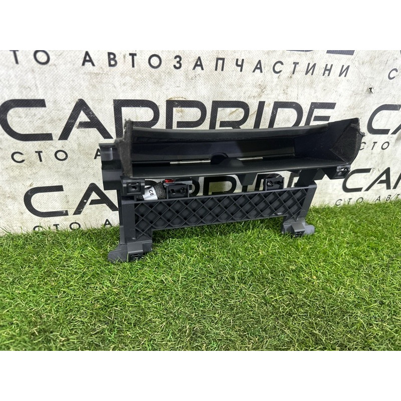 Кронштейн блоку управління кліматом (салон) LAND ROVER RANGE ROVER Sport L494 2016 3.0 Diesel LR068108