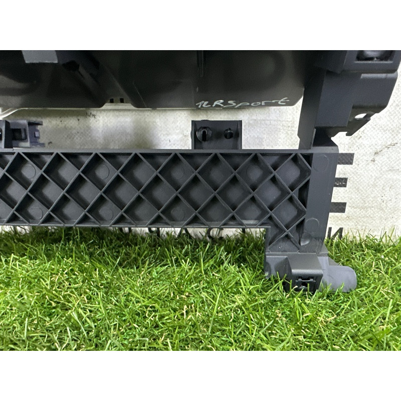 Кронштейн блоку управління кліматом (салон) LAND ROVER RANGE ROVER Sport L494 2016 3.0 Diesel LR068108