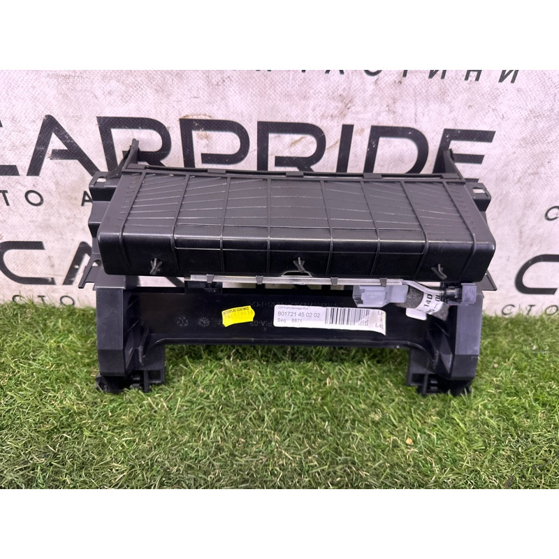 Кронштейн блоку управління кліматом (салон) LAND ROVER RANGE ROVER Sport L494 2016 3.0 Diesel LR068108