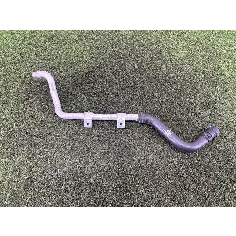 Трубка системи охолодження (система охлаждения) LAND ROVER RANGE ROVER Sport L494 2016 3.0 Diesel LR034597