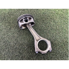 Поршень з шатуном