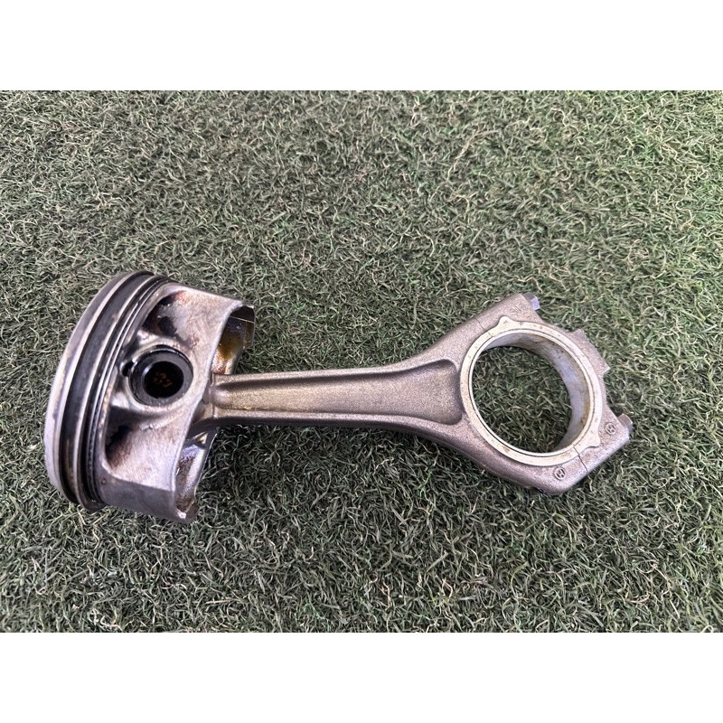 Поршень с шатуном (двигатель и элементы) LAND ROVER Range Rover L405 2016 5.0 LR028148