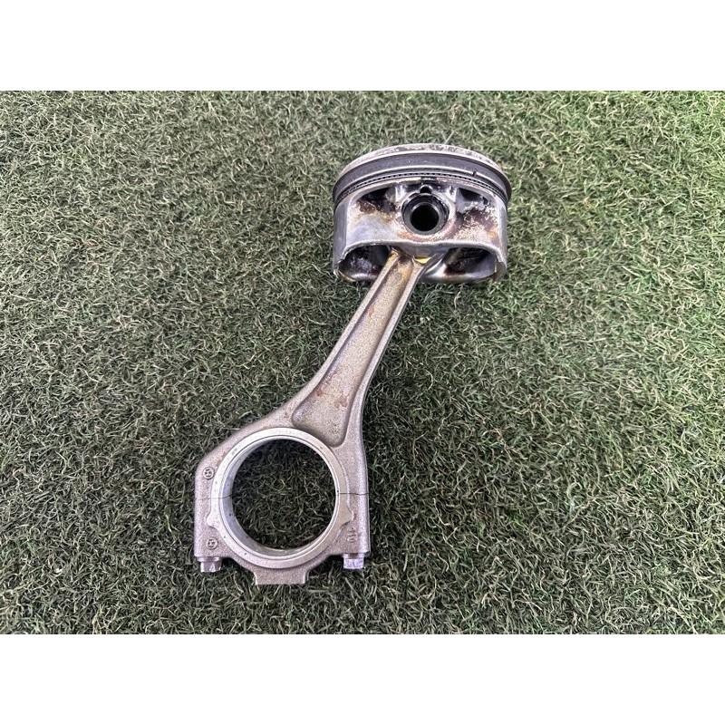 Поршень з шатуном (двигатель и элементы) LAND ROVER Range Rover L405 2016 5.0 LR028148