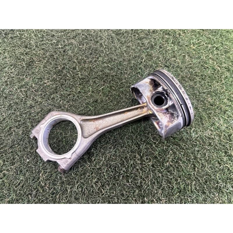 Поршень з шатуном (двигатель и элементы) LAND ROVER Range Rover L405 2016 5.0 LR028148