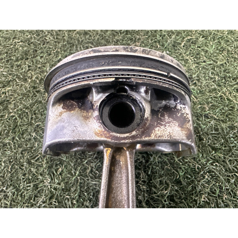 Поршень з шатуном (двигатель и элементы) LAND ROVER Range Rover L405 2016 5.0 LR028148