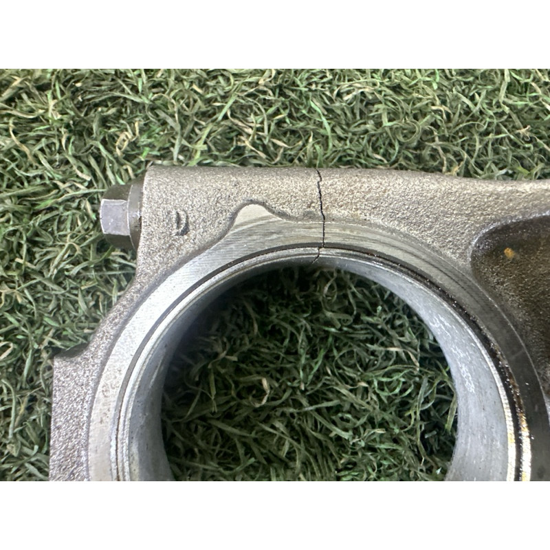 Поршень з шатуном (двигатель и элементы) LAND ROVER Range Rover L405 2016 5.0 LR028148