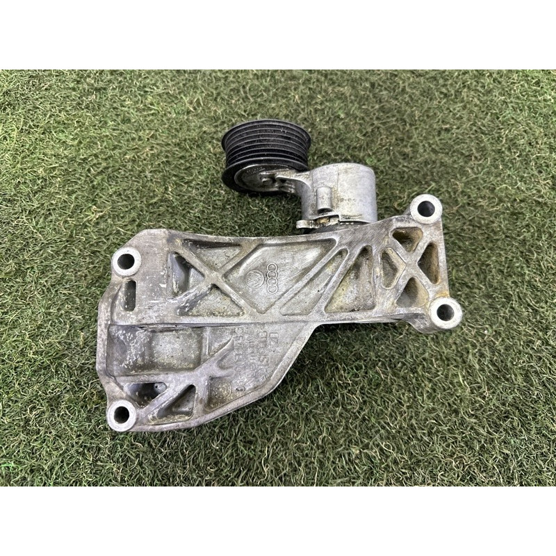 Кронштейн генератора (кронштейны двигателя) AUDI Q7 4L 2011 3.0 TFSi 06E903143G