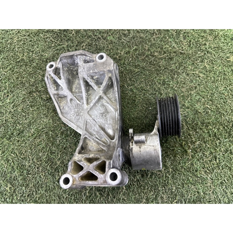 Кронштейн генератора (кронштейны двигателя) AUDI Q7 4L 2011 3.0 TFSi 06E903143G