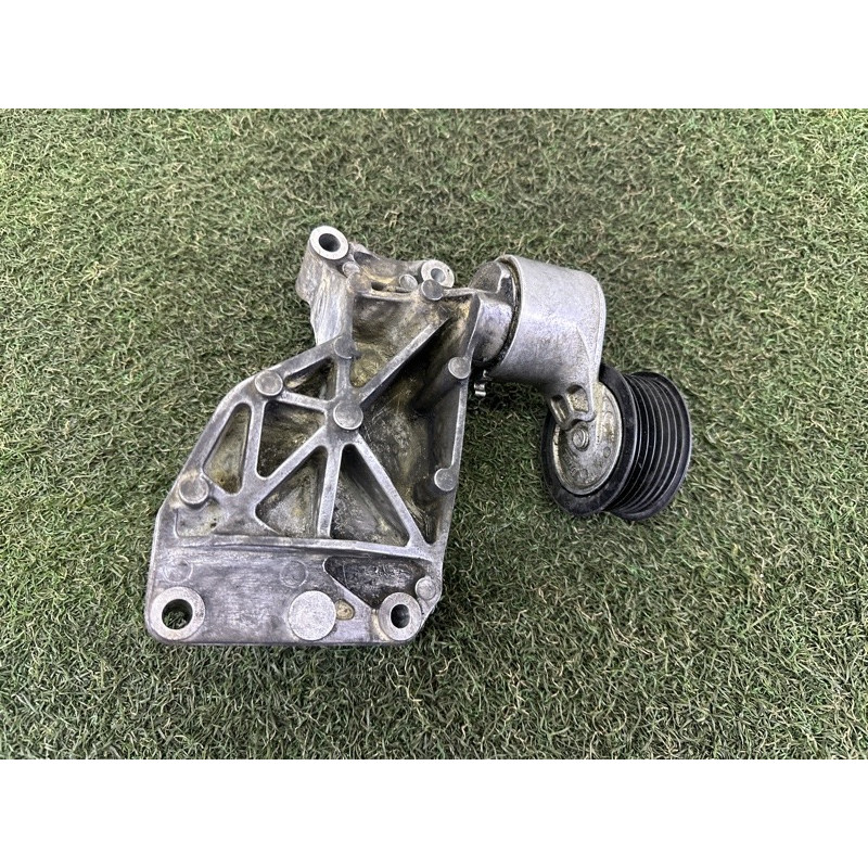 Кронштейн генератора (кронштейны двигателя) AUDI Q7 4L 2011 3.0 TFSi 06E903143G