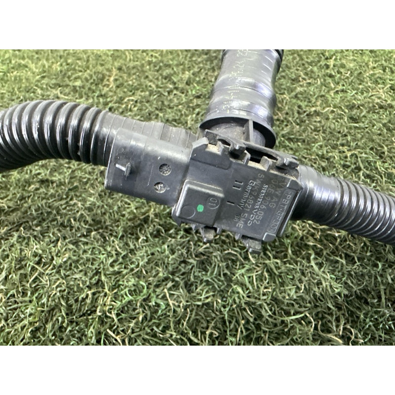 Трубка рецеркуляции воздуха (двигатель и элементы) AUDI Q7 4L 2011 3.0 TFSi 06E131143AK