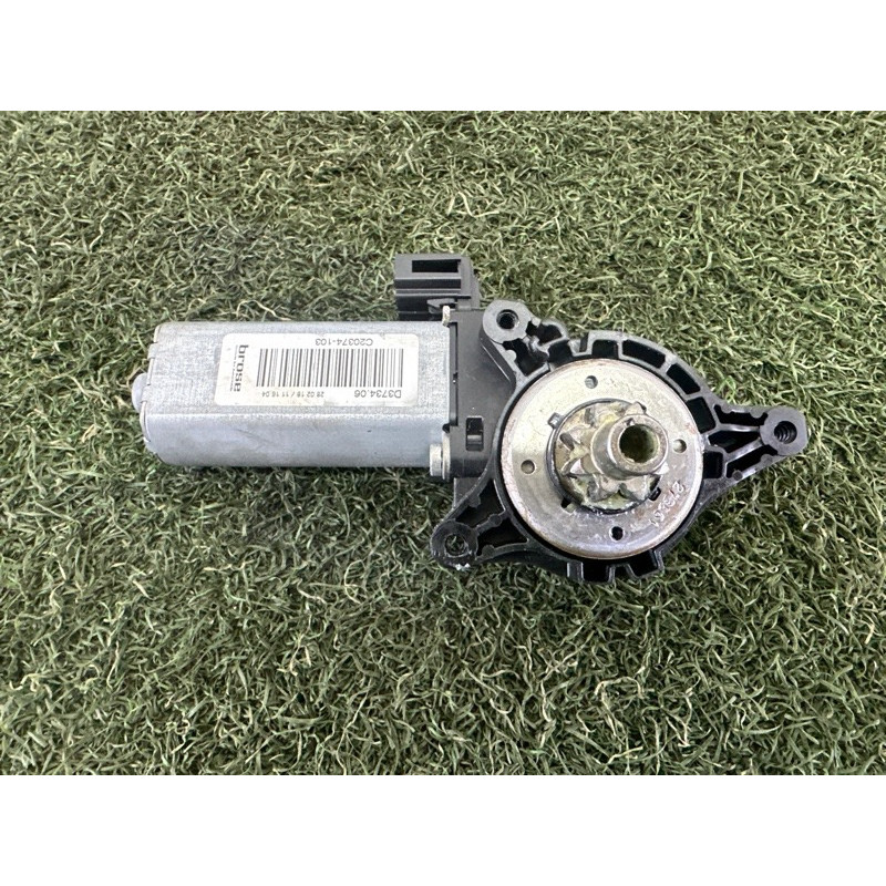 Моторчик регулювання сидіння (електрика) AUDI A4 B9 2018 2.0 DBPA 8W0881106AJ