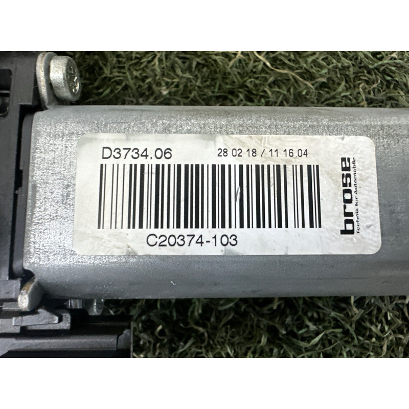 Моторчик регулювання сидіння (електрика) AUDI A4 B9 2018 2.0 DBPA 8W0881106AJ