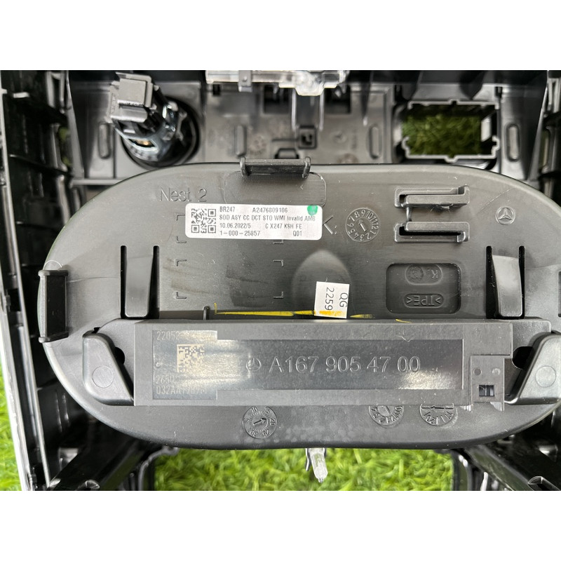 Декоративная накладка центральной консоли (салон) Mercedes-Benz EQB 350 X243 2022 A2476809106