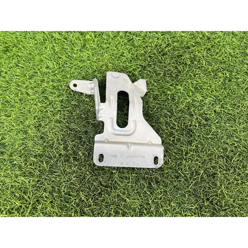 Кронштейн (двигатель и элементы) Mercedes-Benz EQB 350 X243 2022 A2435457200