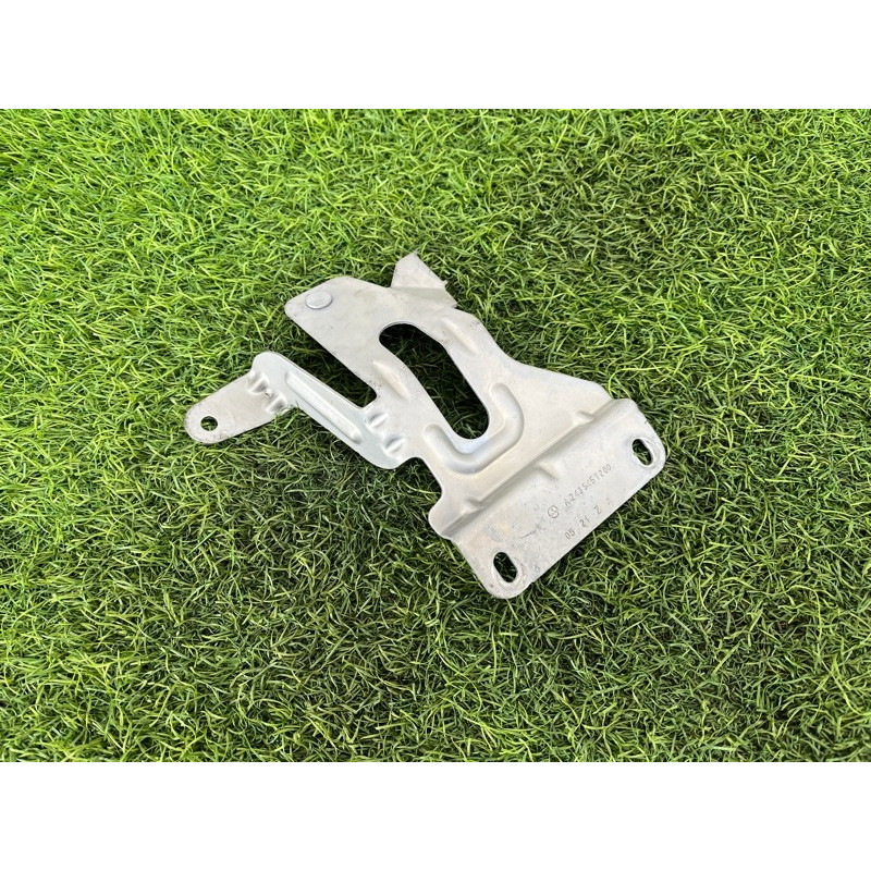 Кронштейн (двигатель и элементы) Mercedes-Benz EQB 350 X243 2022 A2435457200