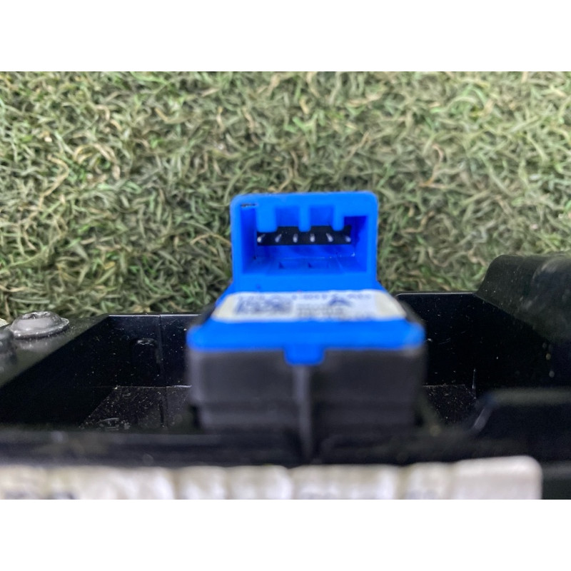 Кнопка блокування центрального замка (электрика / кнопки) LAND ROVER RANGE ROVER Sport L494 2016 3.0 Diesel LR071264