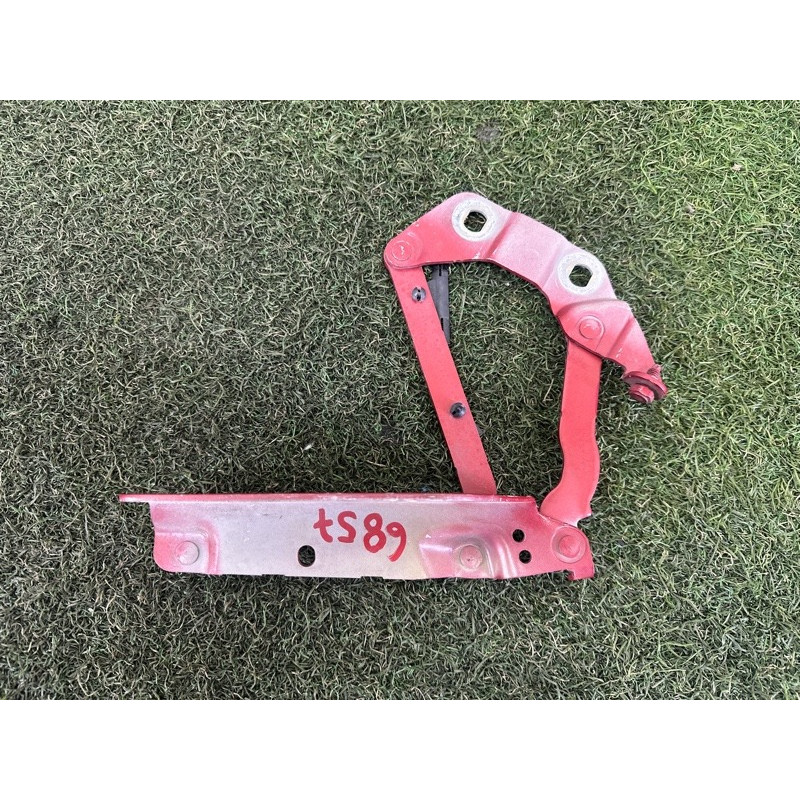 Петля капота (кузов и элементы) LAND ROVER Range Rover Evoque L538 2016 2.0 LR001562