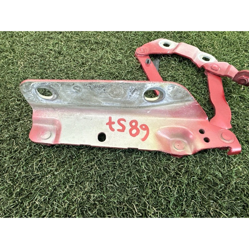 Петля капота (кузов и элементы) LAND ROVER Range Rover Evoque L538 2016 2.0 LR001562