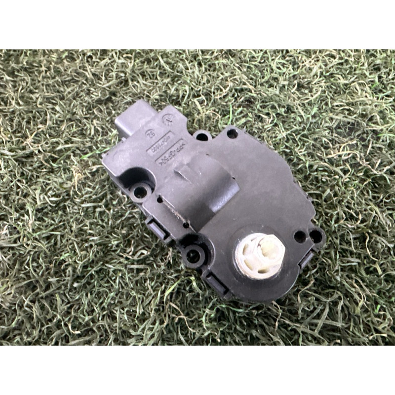 Привод заслонки отопителя (отопление и кондиционирование) Volkswagen Touareg NF 2013 3.0 Hybrid 7P0907511A