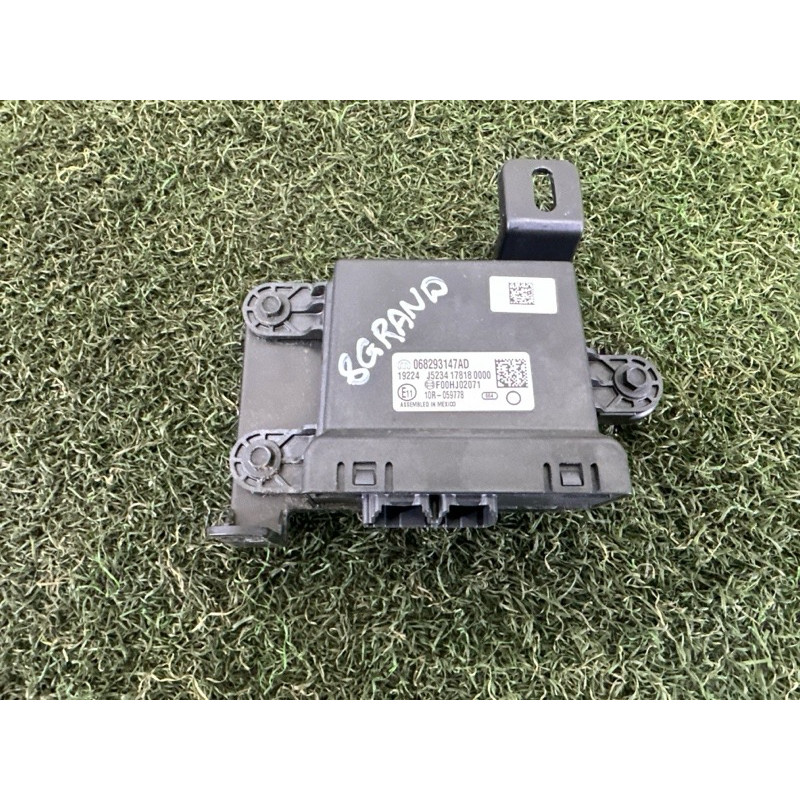 Блок Gateway (электрика / блоки управления) Jeep Grand Cherokee WK2 2018 3.6 68400768AA
