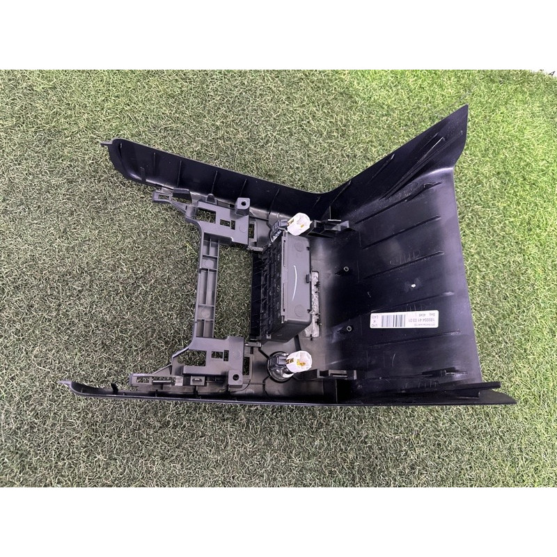 Накладка центральной консоли (салон) LAND ROVER Range Rover L405 2016 5.0 LR037389
