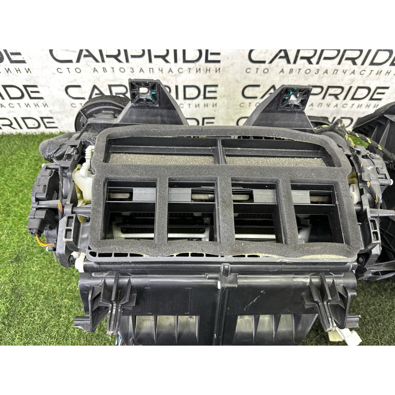 Корпус пічки (отопление и кондиционирование) LAND ROVER RANGE ROVER Sport L494 2016 3.0 Diesel LR072158