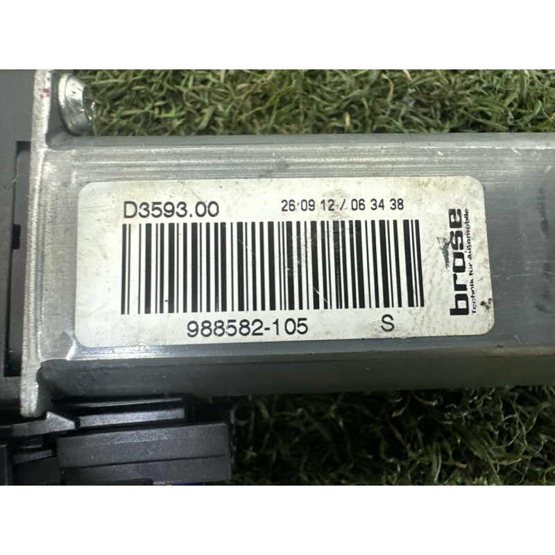 Моторчик регулювання сидіння (електрика) Volkswagen Touareg NF 2013 3.6 8K0959762