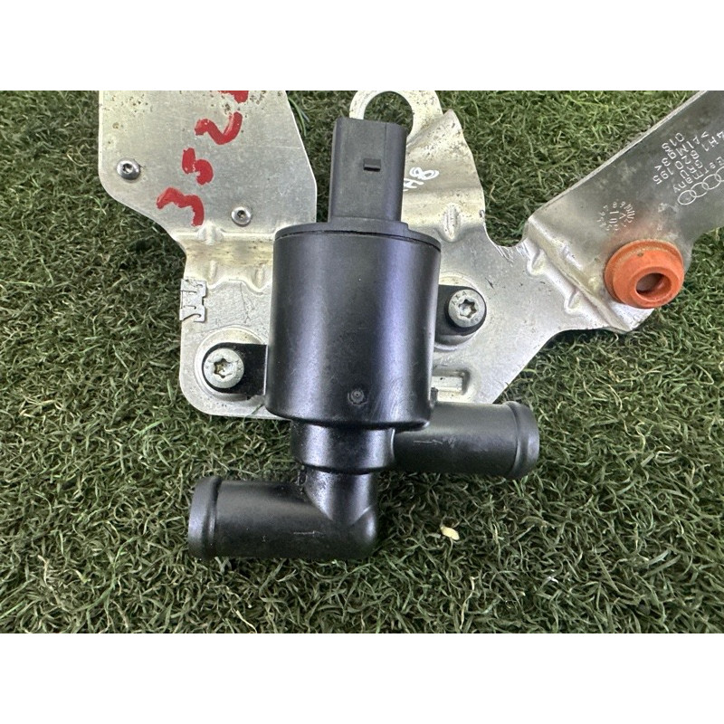 Помпа електрична (електрика) AUDI A8 D4 2011 4.2 CDRA 059121012A