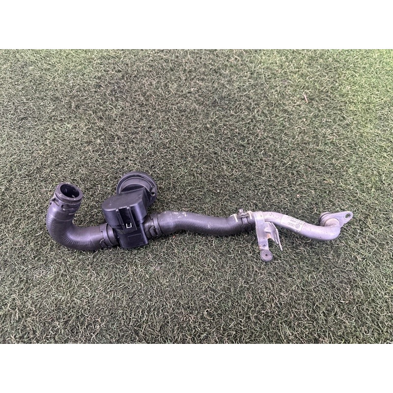 Трубка системи охолодження (система охолодження) Volkswagen Touareg NF 2011 3.6 7P0121065M