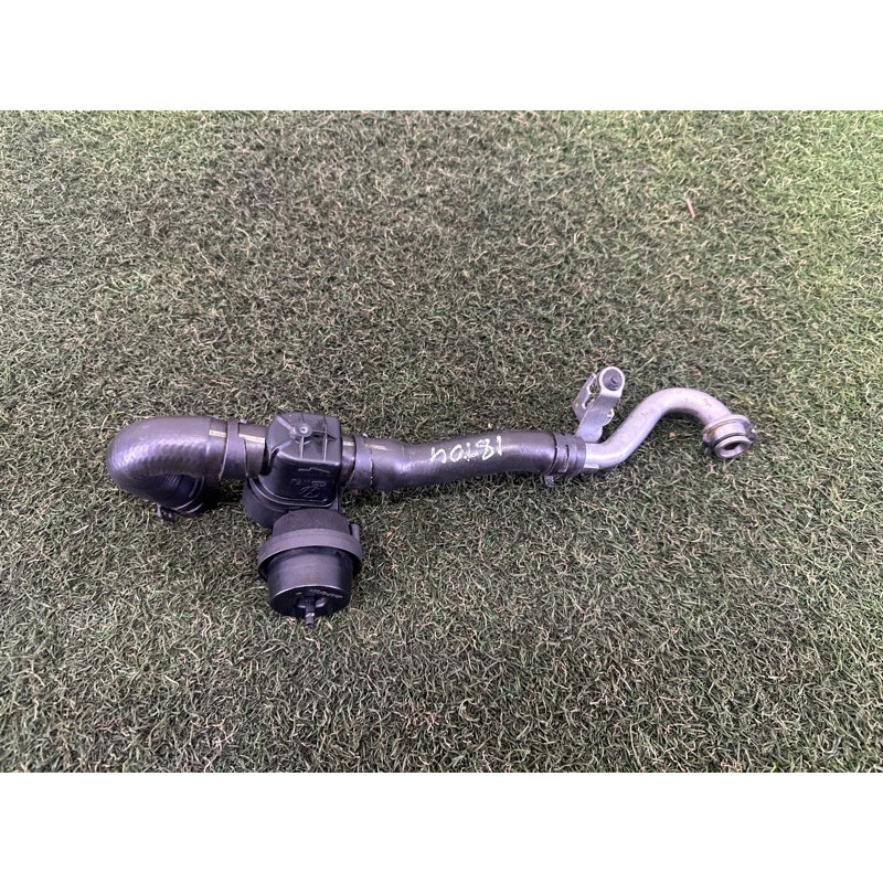 Трубка системи охолодження (система охолодження) Volkswagen Touareg NF 2011 3.6 7P0121065M