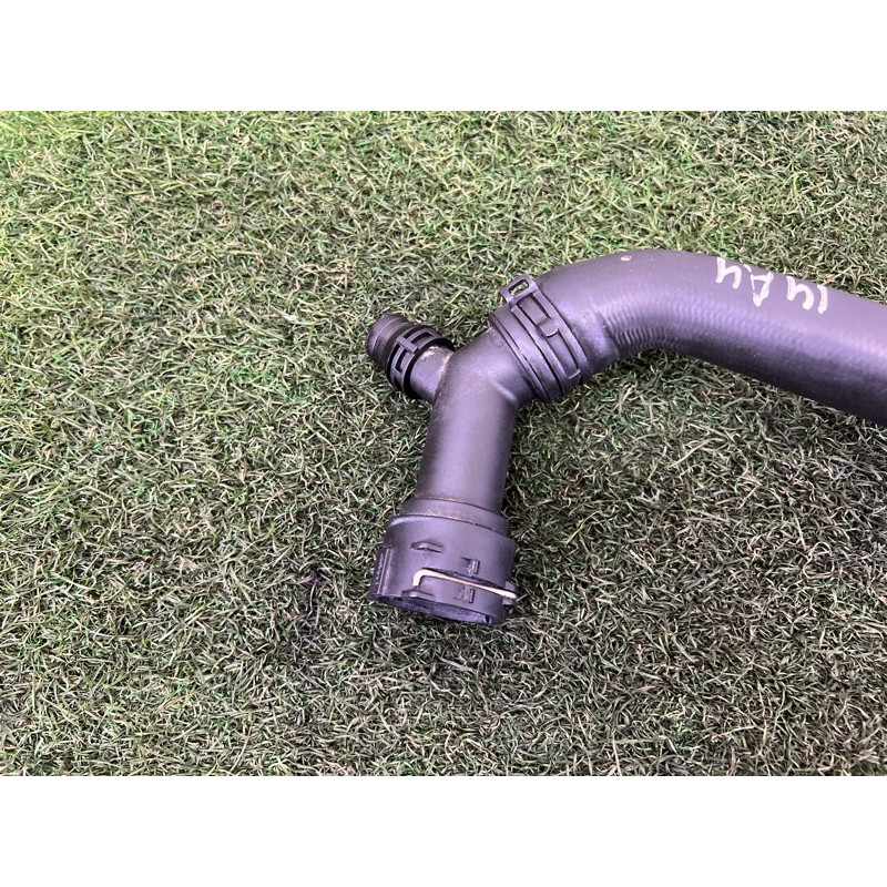 Патрубок (система охлаждения) AUDI A4 B9 2017 2.0 8W0122101B