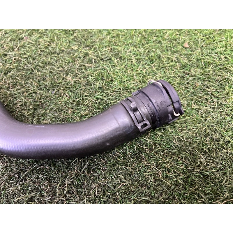 Патрубок (система охлаждения) AUDI A4 B9 2017 2.0 8W0122101B