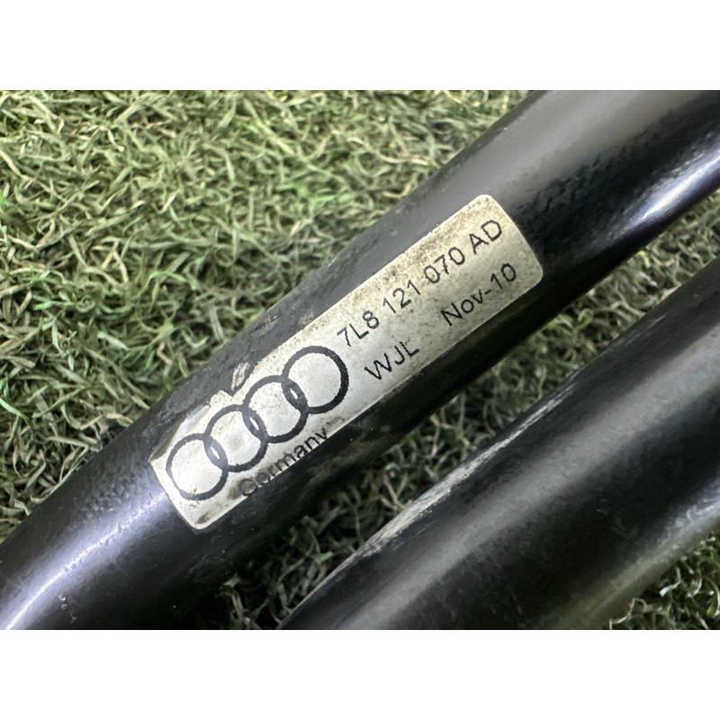 Трубка системи охолодження (система охолодження) AUDI Q7 4L 2011 3.0 TFSi 7L8121070AD