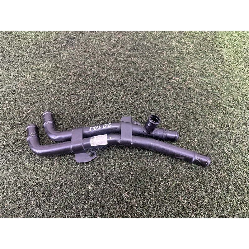 Трубка системи охолодження (система охолодження) Volkswagen Touareg NF 2013 3.6 7P0121065L