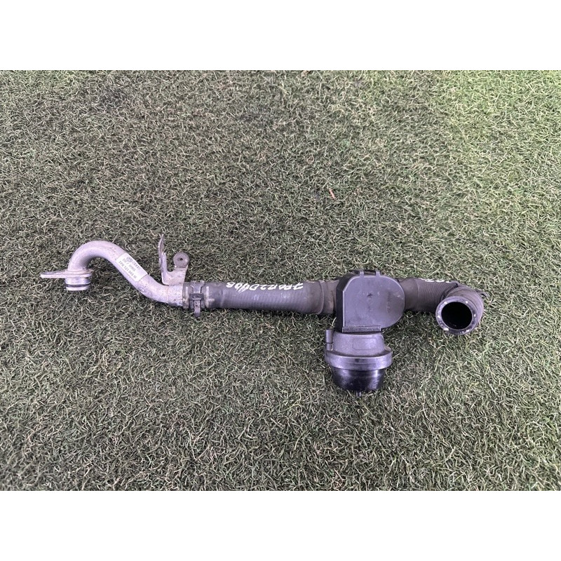 Шланг (система охолодження) Volkswagen Touareg NF 2013 3.6 7P0122049B