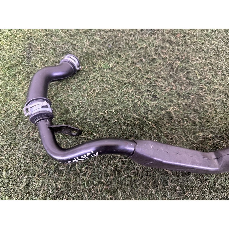 Трубка вентиляції картерових газів (двигатель и элементы) LAND ROVER RANGE ROVER Sport L494 2016 3.0 Diesel LR062010