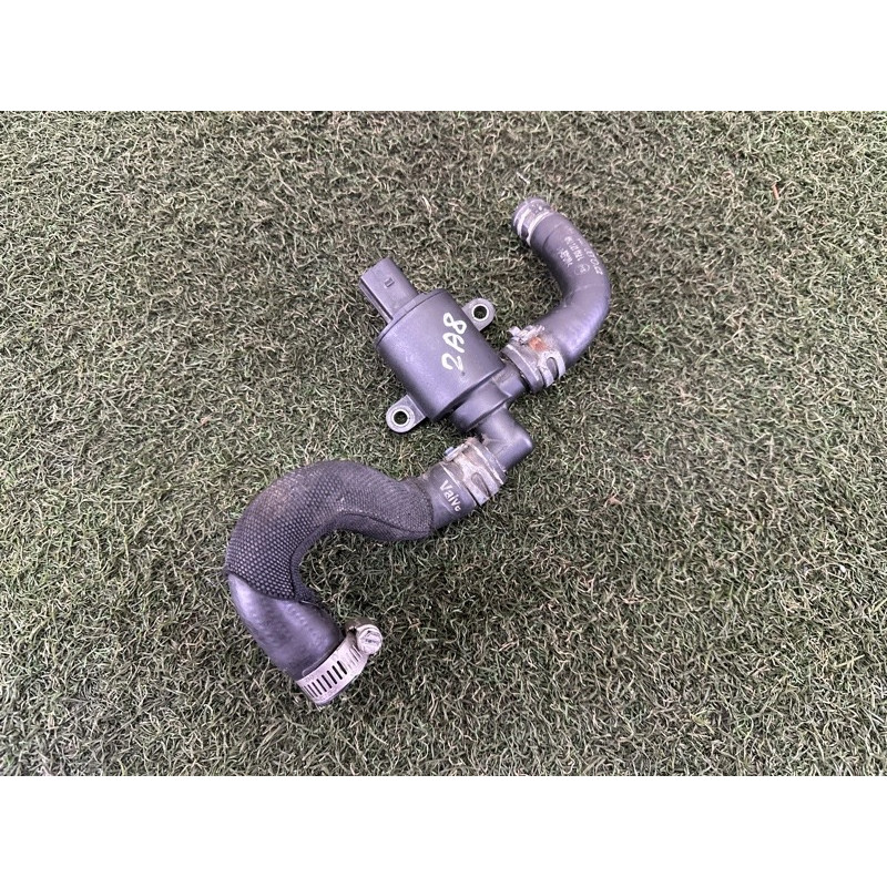 Клапан системи охолодження (електрика / кнопки) AUDI A8 D4 2011 4.2 CDRA 4H0121670A