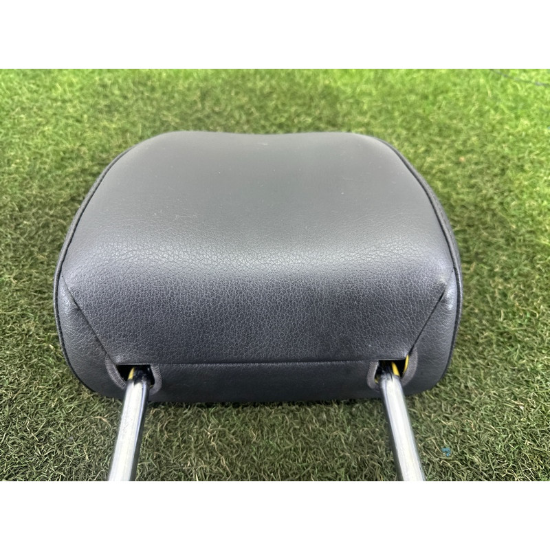 Подголовник (салон) AUDI Q5 8R 2012 3.2 8K0881921B38M