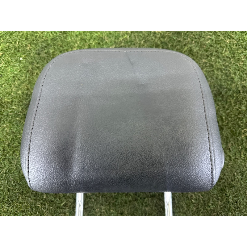 Подголовник (салон) AUDI A4 B9 2017 2.0 TFSI 8W5881901E38M