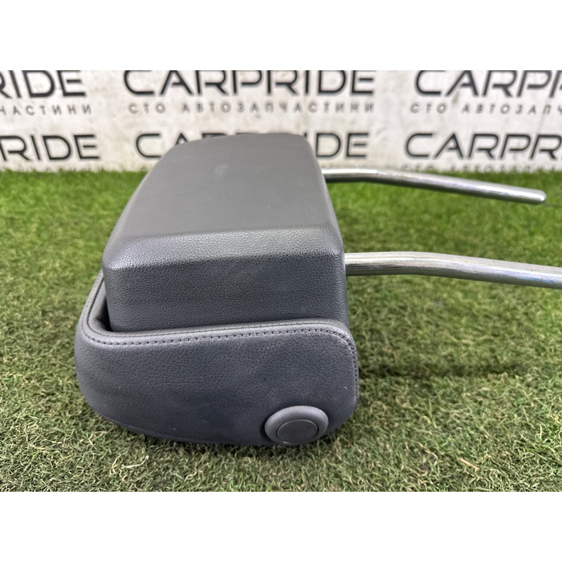 Подголовник (салон) AUDI A4 B9 2017 2.0 TFSI 8W5881901E38M