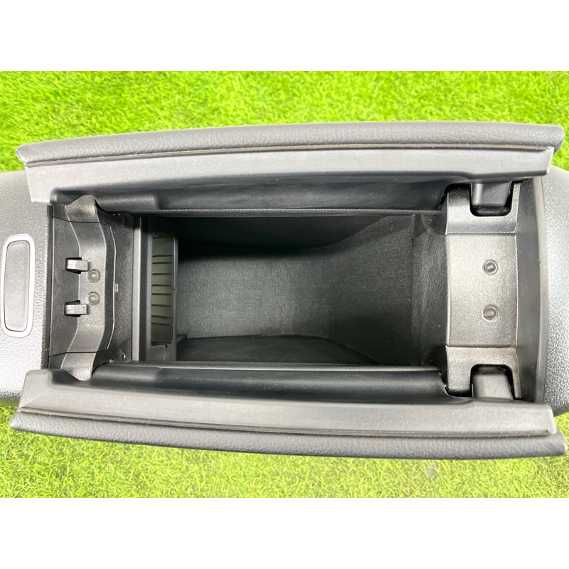 Центральна консоль (салон) Mercedes-Benz EQB 350 X243 2022 A24768318009051