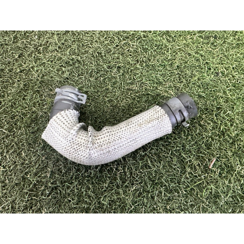 Патрубок (система охлаждения) Volkswagen Touareg NF 2013 3.0 Hybrid 7P0121157E