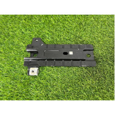 Кронштейн передньої панелі