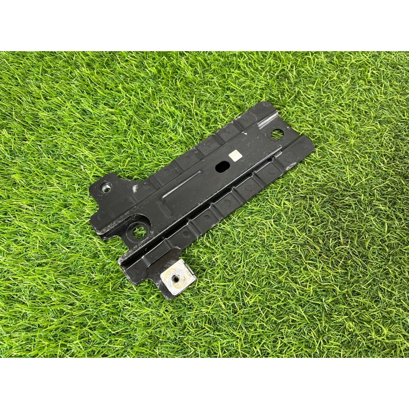 Кронштейн передньої панелі (кузов и элементы) Mercedes-Benz EQB 350 X243 2022 A2436205200