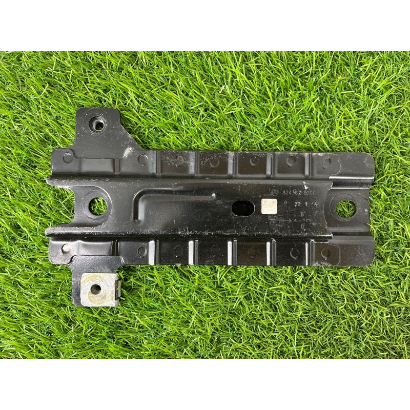 Кронштейн передньої панелі (кузов и элементы) Mercedes-Benz EQB 350 X243 2022 A2436205200