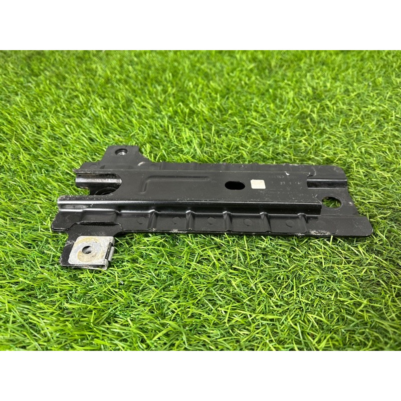 Кронштейн передньої панелі (кузов и элементы) Mercedes-Benz EQB 350 X243 2022 A2436205200